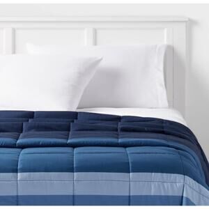 Full/Queen Down Alternative Blanket BlueColor Block - Room Essentials New